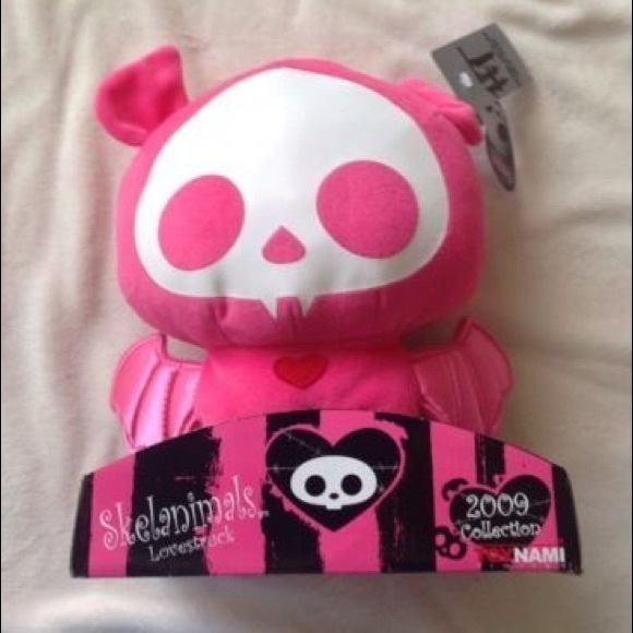 ISO anything Skelanimals related - Picture 4 of 8